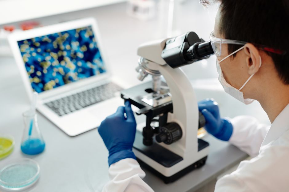 Een team van professionals in de life science sector die samenwerken aan innovatieve projecten en recruitmentstrategieën.